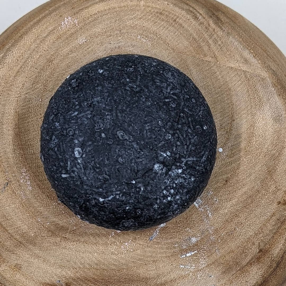 Plastic-Free Bamboo Charcoal Detox Shampoo Bar 5 bamboo charcoal detox shampoo bar texture close up plastic free haircare